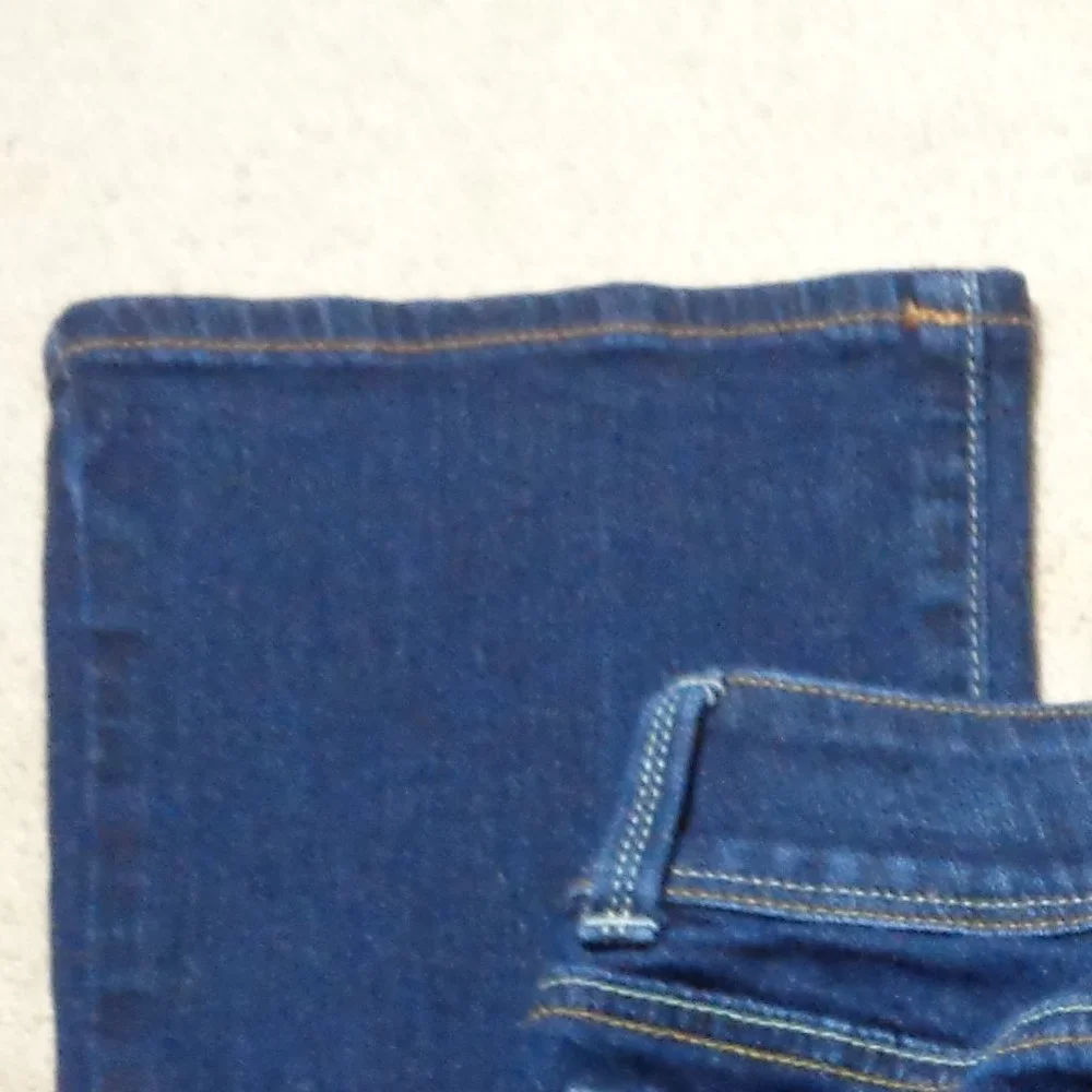American Eagle Slim Boot jean 2 short - Picture 8 of 11
